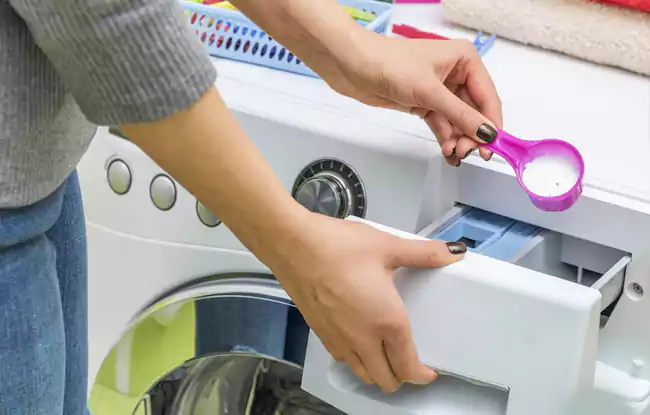 علت باقی ماندن پودر شوینده در ماشین لباسشویی